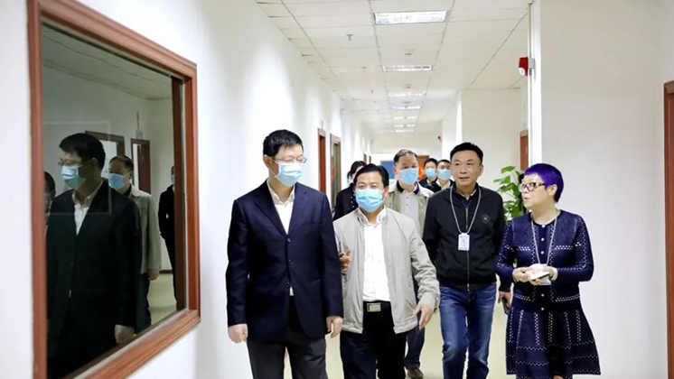 省政府口岸辦副主任、省商務(wù)廳口岸處處長羅專一行蒞臨炬神電子開展聯(lián)點服務(wù)工作