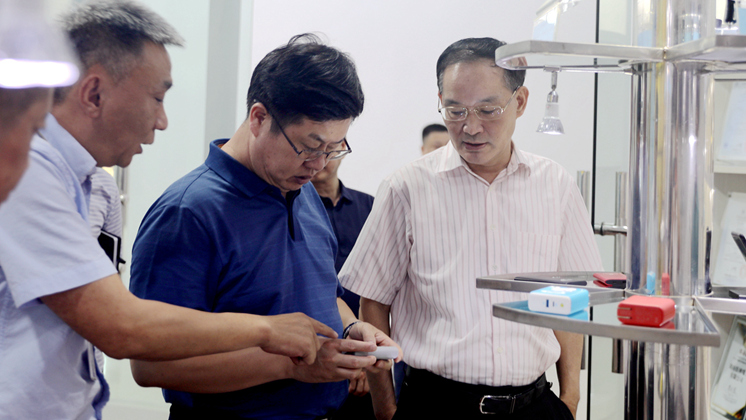 市委常委、副市長徐懷好走訪炬神電子 ：全力、熱情、周到提供服務(wù)