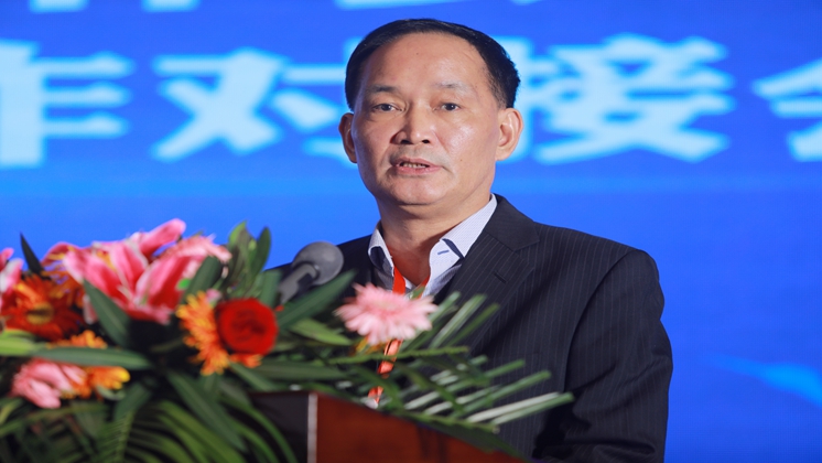 【開放郴州·相約湘臺(tái)會(huì)】市委副書記、代市長吳巨培為炬神電子點(diǎn)贊，公司董事長楊譓鵬大會(huì)發(fā)言